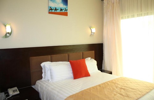 Lusaka Hotel | Family-Friendly Retreat at Nomads Court Chudleigh