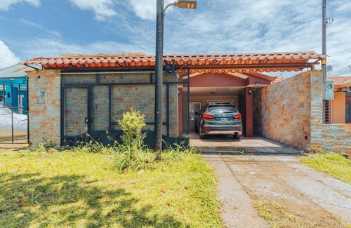 El Tanque House | Discover NOMADS: 5 Minutes from La Fortuna Attractions