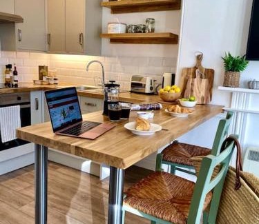 Exeter Apartment | Discover Nomi Homes: Family-Friendly Stay in Exeter Centre