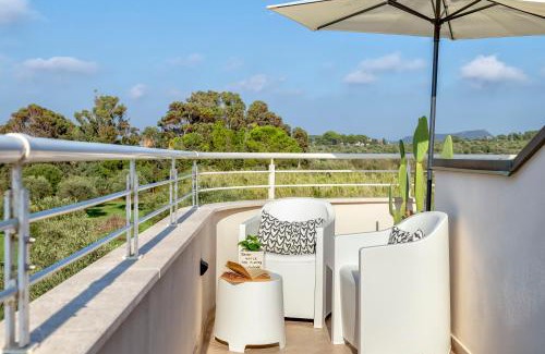 Alghero Apartment | Elegant Rooftop Retreat with Terrace for Families & Pets