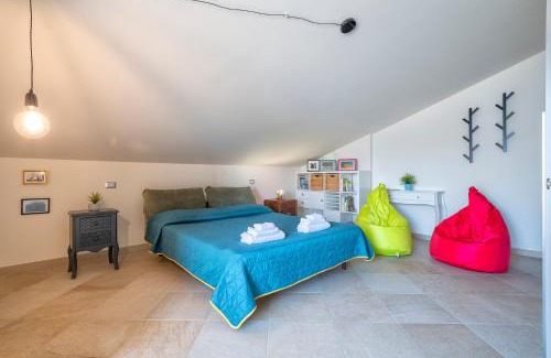 Alghero Apartment | Elegant Rooftop Retreat with Terrace for Families & Pets