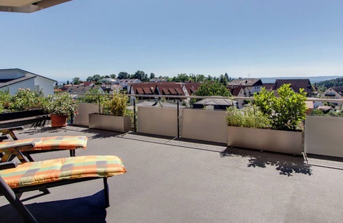 Daisendorf Apartment | Top-Rated Non-Smoking Apartment with Large Terrace & Pool