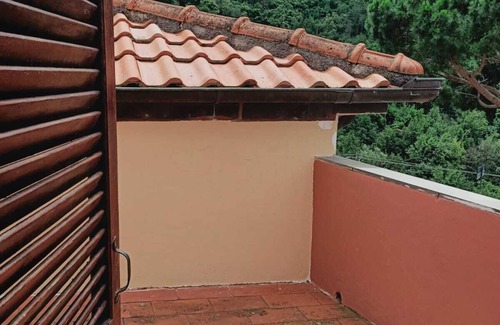 Comeglio Apartment | Discover Nonna Maria: A Pet-Friendly Retreat by the Sea