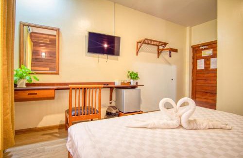 Sop Tui Hotel | Comfortable Stays at Nonnee Lampang Hotel with Breakfast
