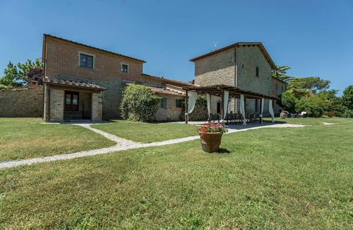 Cortona Villa | Experience Bliss at Nonno Fernando: Pool, Spa & Ocean View