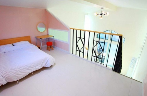 Nonsan House | Relax at Nonsan Byeolbinmaru Pension with Pool & Breakfast