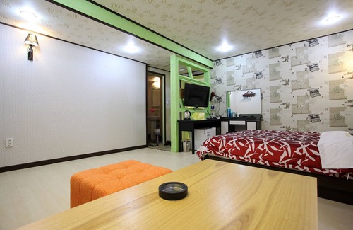Nonsan Hotel | Eco-Friendly Nonsan Yegrina with Breakfast and Kitchen