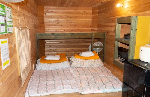 Ihama Cottage | Cozy Courtside Tiny Box for Two in Kamo-gun Shizuoka