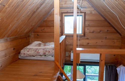 Ihama Cottage | Cozy Courtside Log House for Couples in Shizuoka