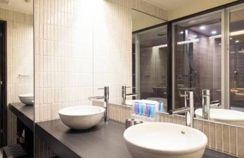 Fujisawa Hotel | Comfortable Nonsmoking Queen Room in Fujisawa