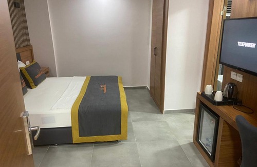 Yenisehir Hotel | Inviting Nook Hotel: Oceanfront Views and Family Amenities