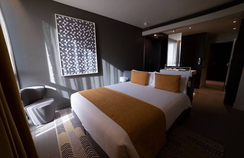 Niamey Hotel | Relax at Noom Hotel Niamey: 4-Star Comfort & Pool Access