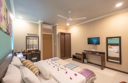 Fehendhoo House | Unwind at Noomoo Grand & Spa with Oceanfront Views