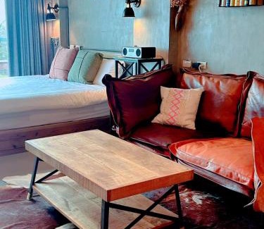Fengbin Bed & Breakfast | Experience Noosa海岸行館: Oceanfront Bliss Awaits