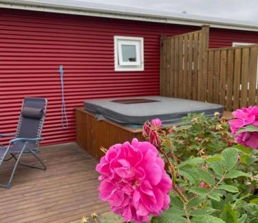 Fludir Apartment | Norðurhof 5 845 Flúðir with private hot tube