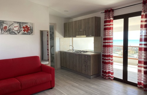 Triscina Apartment | Explore Nora's Flats - Bilo Flats with Oceanfront Views