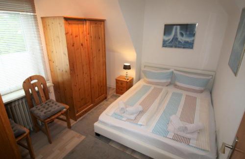 Norden Apartment | Nord-Strand: Family-Friendly Retreat with Pool Access