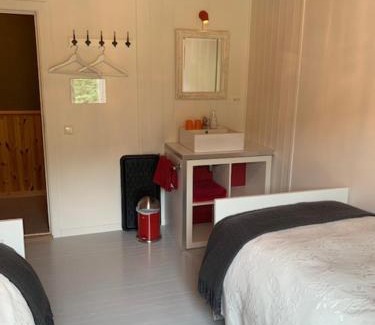 Hjartdal House | Nordbø Pensjonat: Family-Friendly Retreat with Cozy Amenities