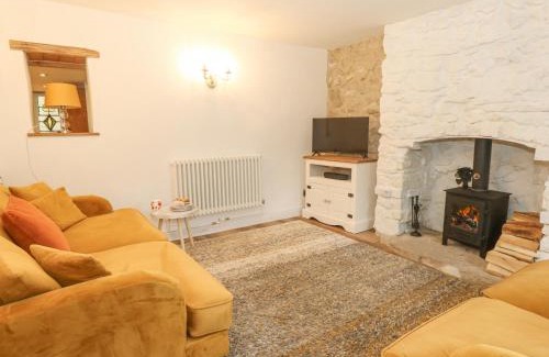 Holworth House | Inviting Norden Cottage: Pet-Friendly Retreat for Families