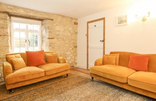 Holworth House | Inviting Norden Cottage: Pet-Friendly Retreat for Families