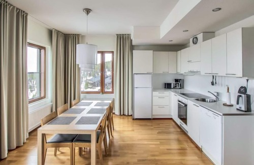 Yllas House | Lake View Nordic Chalet 9506 with Spa & Breakfast