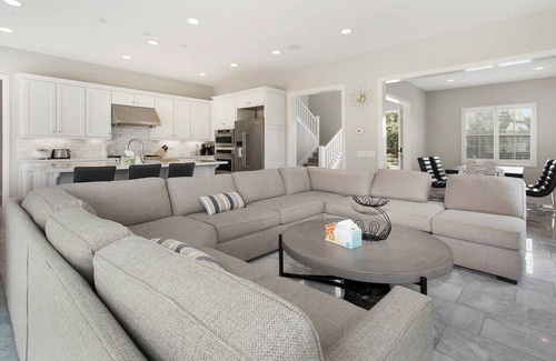Orchard Hills House | Nordic Dream: Family-Friendly Retreat with Kitchen Access