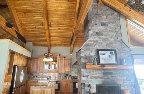 Crested Butte Hotel | Nordic Inn: Guest Rated 9/10 with Spa and Family Amenities