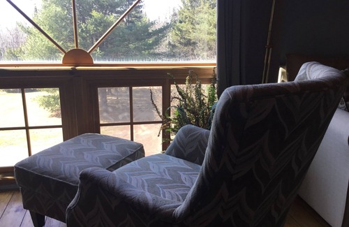 L'Anse Apartment | Nordic Room: Family-Friendly Stay with Breakfast Included
