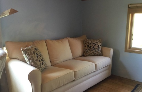 L'Anse Apartment | Nordic Room: Family-Friendly Stay with Breakfast Included