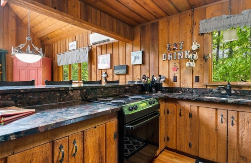 Bellaire Cabin | Inviting Nordic Serenity at Schuss Mountain, Sleeps 16