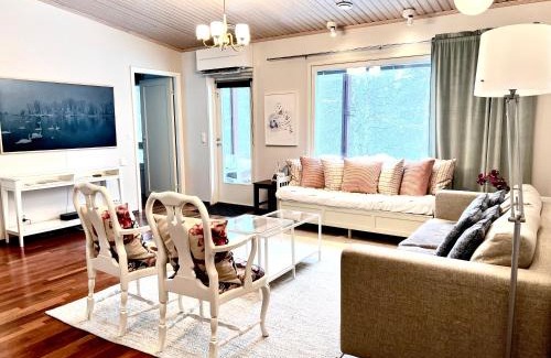 Rovaniemi Villa | Nordic Villa Retreat with Private Sledding Hill & High Ratings