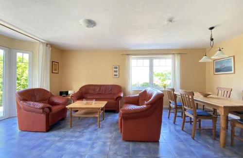 Timmendorf Apartment | Nordlicht - Ausblick: Family-Friendly 4-Star Retreat