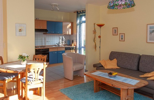 Nordseebad Burhave Apartment | Nordseebrise #7o: Family-Friendly Retreat with Spa Access