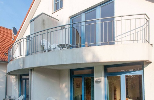 Nordseebad Burhave Apartment | Nordseebrise #7o: Family-Friendly Retreat with Spa Access