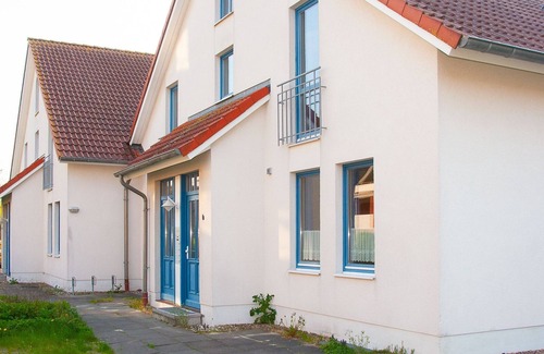 Nordseebad Burhave Apartment | Nordseebrise #7o: Family-Friendly Retreat with Spa Access