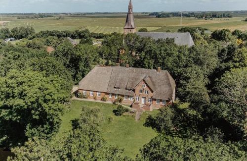 Tetenbull Apartment | NordseeEstate - Cozy Loft with Sauna & Pet-Friendly Charm