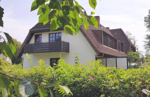 Katingsiel Apartment | Experience Sea Cloud 2 in Germany: Family & Pet Friendly Stay