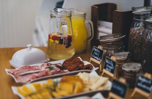 Szalka Hotel | Pet-Friendly Retreat at Noresa Dekor és Panzió - 9/10 Rating