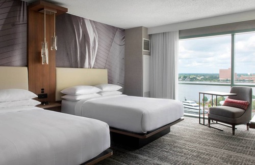 Downtown Hotel | Experience Comfort at Norfolk Waterside Marriott Hotel