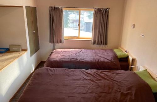 Hakuba House | Eco-Friendly Nori's Sharehouse Hakuba with Hot Tub & Breakfast