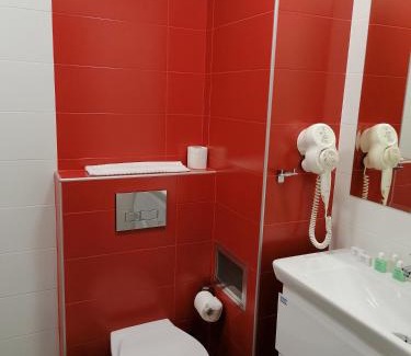 Plovdiv Center Apartment | Top-Rated Noris Apart: Family-Friendly with Garage Access