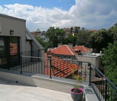 Plovdiv Center Apartment | Top-Rated Noris Apart: Family-Friendly with Garage Access