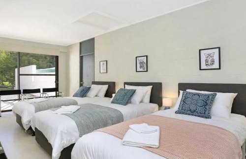 Exeter House | Kid-Friendly Normandie Park Exeter - High Guest Rating 9.3