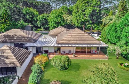 Exeter House | Kid-Friendly Normandie Park Exeter - High Guest Rating 9.3