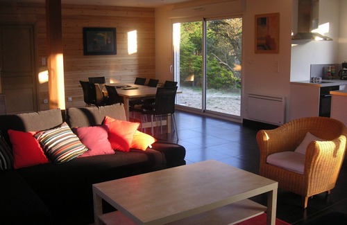 Denneville House | Beachside Normandy Cottage - Pet Friendly & Ocean View Rooms