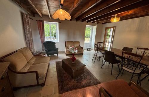 Ozeville House | Beachside Villa Retreat in Poggio Mezzana - Rated 8.5/10