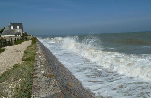 Ozeville House | Beachside Villa Retreat in Poggio Mezzana - Rated 8.5/10