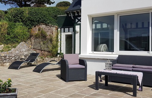 Dieppe House | Idyllic Normandy Gîte with Oceanfront Views for 5 Guests