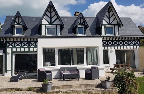 Dieppe House | Idyllic Normandy Gîte with Oceanfront Views for 5 Guests