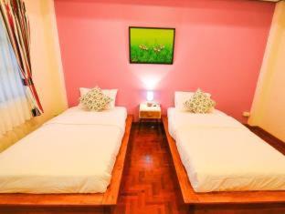 Wua Lai Bed & Breakfast | Budget-Friendly Norn-Nanta House with Breakfast Included